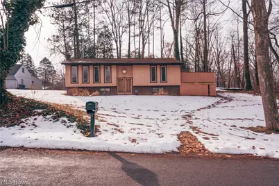 156 W Ingleside Drive, Akron, OH 44319 - Photo 1