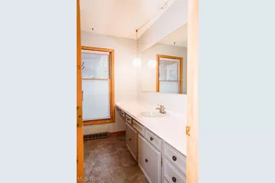 156 W Ingleside Drive, Akron, OH 44319 - Photo 18