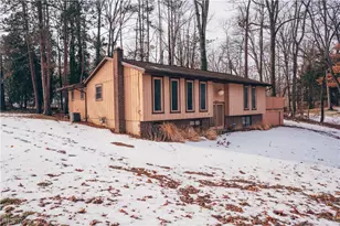 156 W Ingleside Dr, Akron, OH 44319 - Photo 2