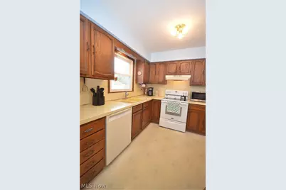 27 E Overdale Drive, Tallmadge, OH 44278 - Photo 16