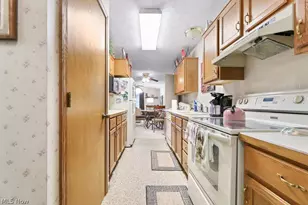 12714 Potomac Pl NW, Uniontown, OH 44685 - Photo 6