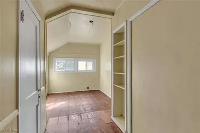 7424 Indiana Avenue, Loveland, OH 44105 - Photo 18