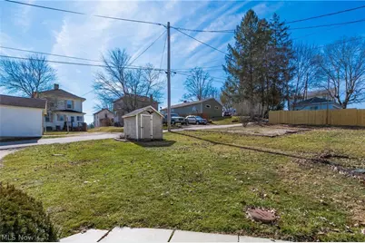 136 Hull Street, Crooksville, OH 43731 - Photo 36