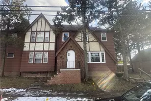 4058 Ardmore Rd, South Euclid, OH 44121 - Photo 2