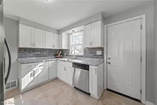 1610 Colonial Blvd NE, Canton, OH 44714 - Photo 12