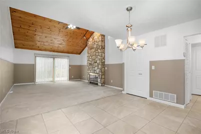 4559 Oakhill Boulevard, Lorain, OH 44053 - Photo 4