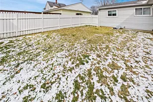 704 23rd St, Vienna, WV 26105 - Photo 22