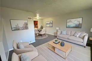 4878 Banbury Ct, Warrensville Heights, OH 44128 - Photo 2