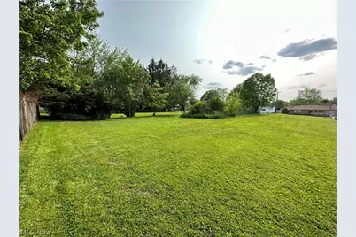 Creed Circle, Campbell, OH 44405 - Photo 4