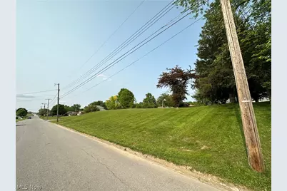 Creed Circle, Campbell, OH 44405 - Photo 2