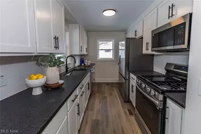 7939 Longview Road, Grandview Heights, OH 44147 - Photo 12