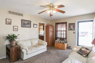 805 Clark St, Elyria, OH 44035 - Photo 2