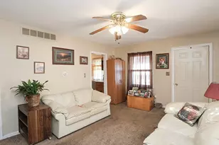 805 Clark St, Elyria, OH 44035 - Photo 4