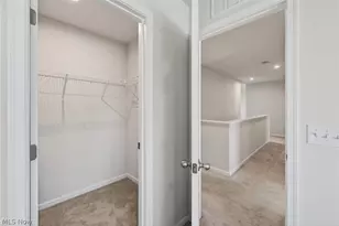 2457 Bishop Oval, Barberton, OH 44203 - Photo 24