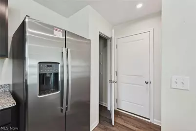 2457 Bishop Oval, Barberton, OH 44203 - Photo 10