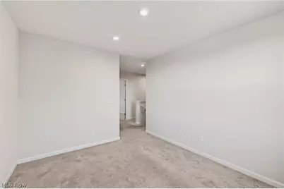 2457 Bishop Oval, Barberton, OH 44203 - Photo 20