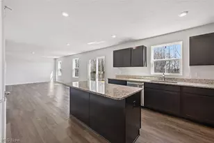 2457 Bishop Oval, Barberton, OH 44203 - Photo 8