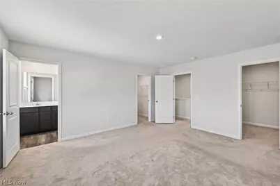 2457 Bishop Oval, Barberton, OH 44203 - Photo 14