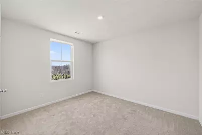 2457 Bishop Oval, Barberton, OH 44203 - Photo 32