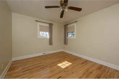 10299 Hunting Hills Avenue NE, Hartville, OH 44632 - Photo 16