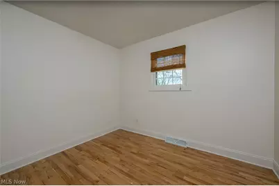 10299 Hunting Hills Avenue NE, Hartville, OH 44632 - Photo 18