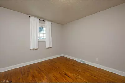 10299 Hunting Hills Avenue NE, Hartville, OH 44632 - Photo 14