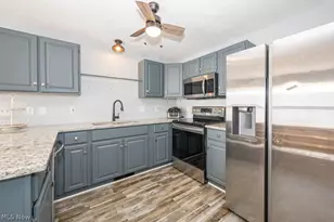 131 Roslyn Ave NW, Canton, OH 44708 - Photo 4