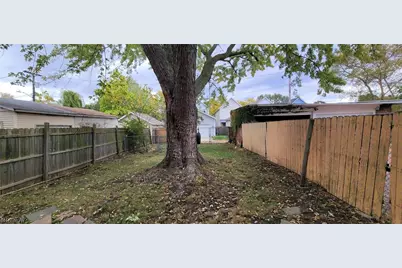 2109 W 42nd Street, Loveland, OH 44113 - Photo 2