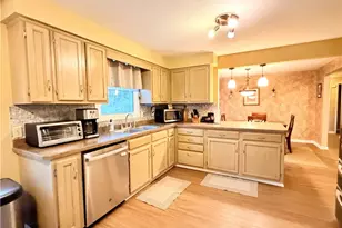 10247 Cherry Hill Dr, Concord, OH 44077 - Photo 8