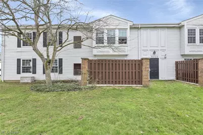 26195 Raintree Boulevard #B4, Olmsted Falls, OH 44138 - Photo 6