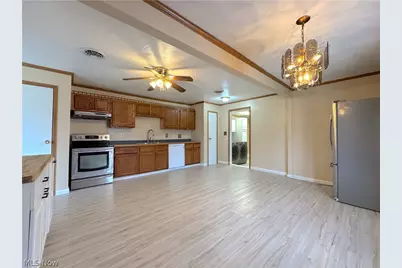 18066 Hillcrest Drive, Lake Milton, OH 44429 - Photo 16