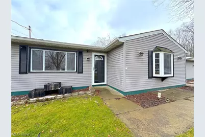 18066 Hillcrest Drive, Lake Milton, OH 44429 - Photo 2