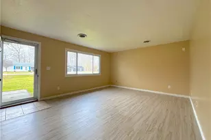 18066 Hillcrest Dr, Lake Milton, OH 44429 - Photo 8