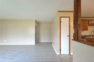 18066 Hillcrest Dr, Lake Milton, OH 44429 - Photo 6