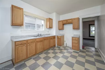 914 Delia Avenue, Akron, OH 44320 - Photo 10