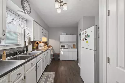 348 East Street, Fairport Harbor, OH 44077 - Photo 10