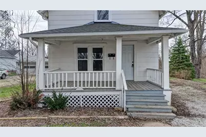 994 Perry Avenue, Barberton, OH 44203 - Photo 2