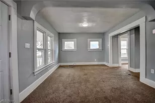 994 Perry Ave, Barberton, OH 44203 - Photo 6