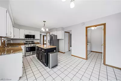 32068 Dorchester Drive, Avon Lake, OH 44012 - Photo 8