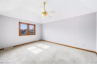 32068 Dorchester Drive, Avon Lake, OH 44012 - Photo 16