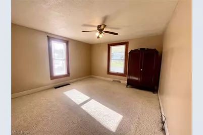 55500 National Road, Bridgeport, OH 43912 - Photo 10