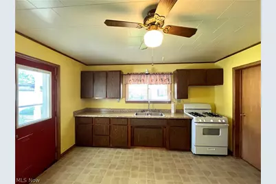 55500 National Road, Bridgeport, OH 43912 - Photo 6