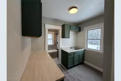 15340 Yorick Avenue #3rd floor, Loveland, OH 44110 - Photo 8