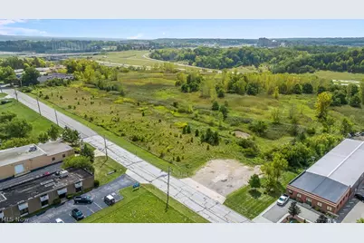 1329 E Schaaf Road, Brooklyn Heights, OH 44131 - Photo 12