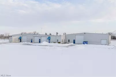 1811 Sawmill Parkway, Huron, OH 44870 - Photo 2