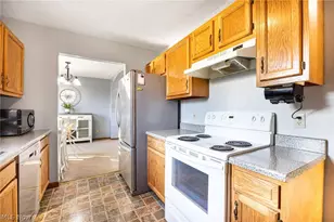 67 25th St NW, Barberton, OH 44203 - Photo 10