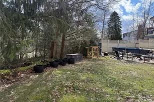 451 Liberty St, Ravenna, OH 44266 - Photo 4