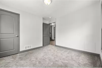 840 E Buchtel Avenue, Akron, OH 44305 - Photo 22