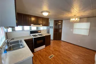 34424 Euclid Ave, Willoughby, OH 44094 - Photo 8