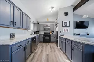 9185 Milford Dr, Northfield, OH 44067 - Photo 6